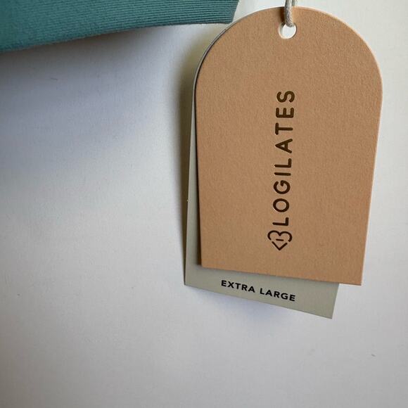 Blogilates Women's Criss Cross Sports Bra
Cameo Blue NWT - Picture 4 of 6